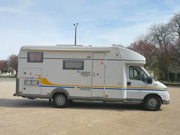 Familienfreundliches Campingfahrzeug 